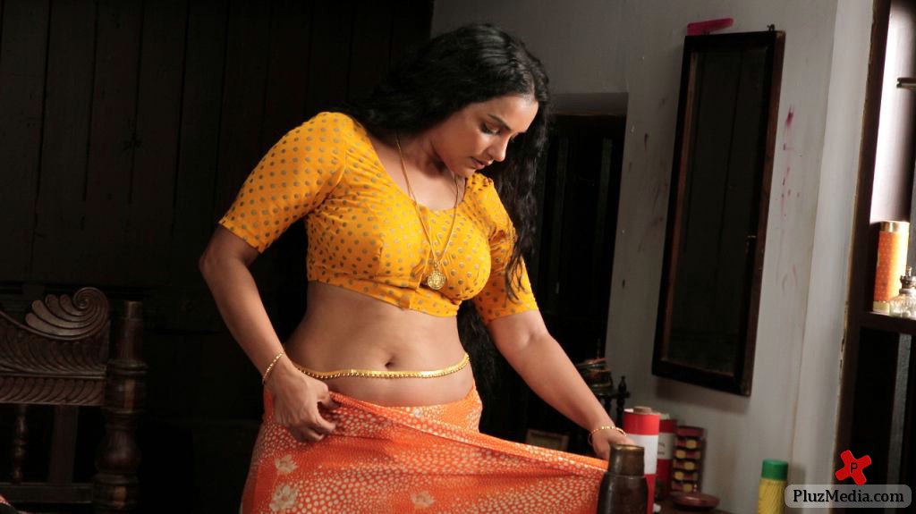 Shweta Menon - Rathi Nirvedam Hot Movie Stills | Picture 80016